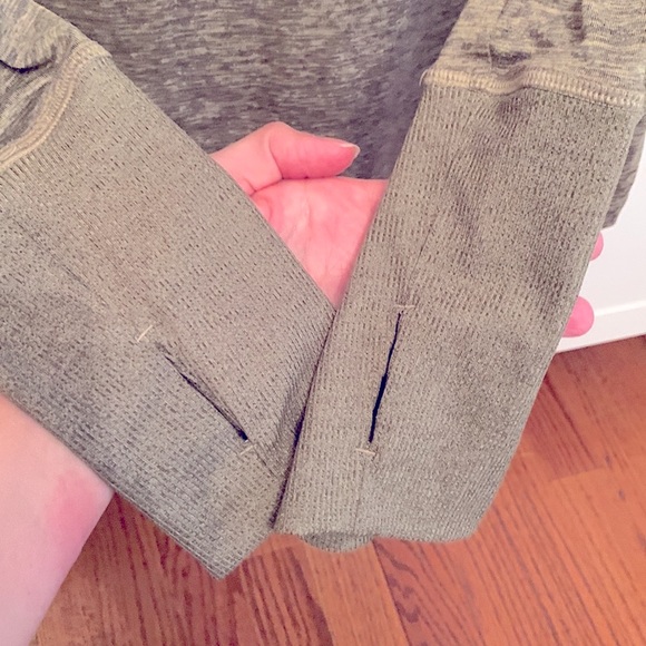 Nike Dri-Fit hooded running top - Picture 4 of 4